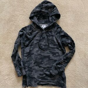 Sundry Hooded Sweatshirt Gray & Black Camo Size Small